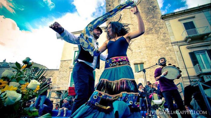 007: Italian music, from the great 50s and 60s to folk music and more Italian Folk Music